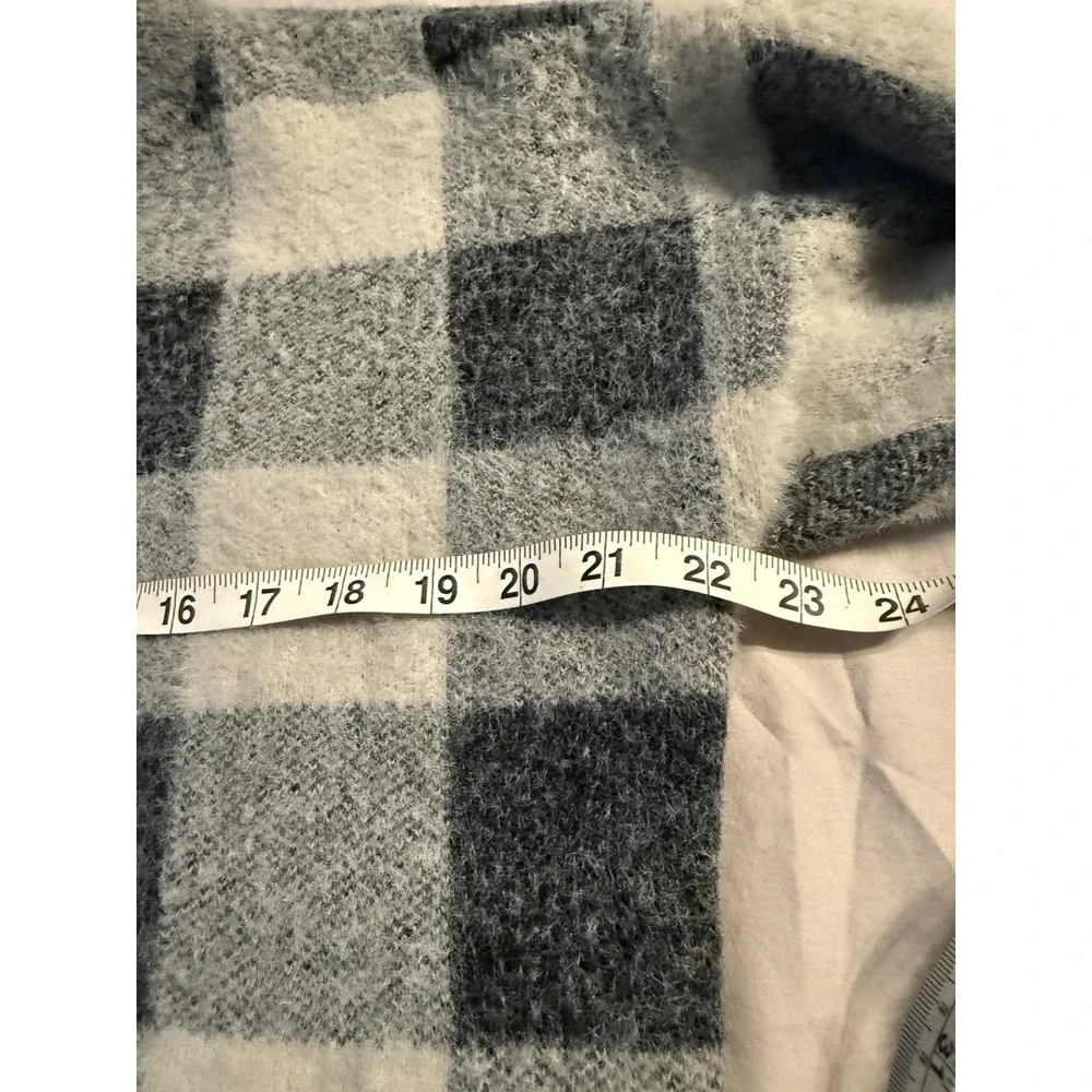 Cyrus Sweater Womens‎ Size Medium Grey Black Checkered